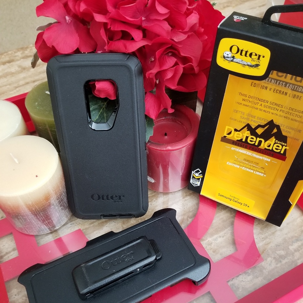 Black OtterBox Defender Case